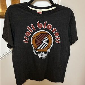 HOMAGE NBA Portland Trail Blazers X Grateful Dead Charcoal Medium T-Shirt